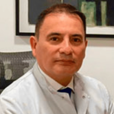 DR. PEDRO LARREA LUCAR
